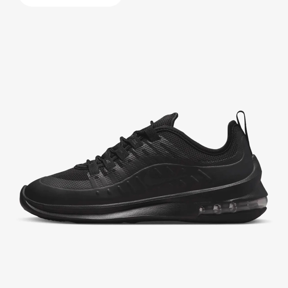 Nike Air Max Axis Sneakers